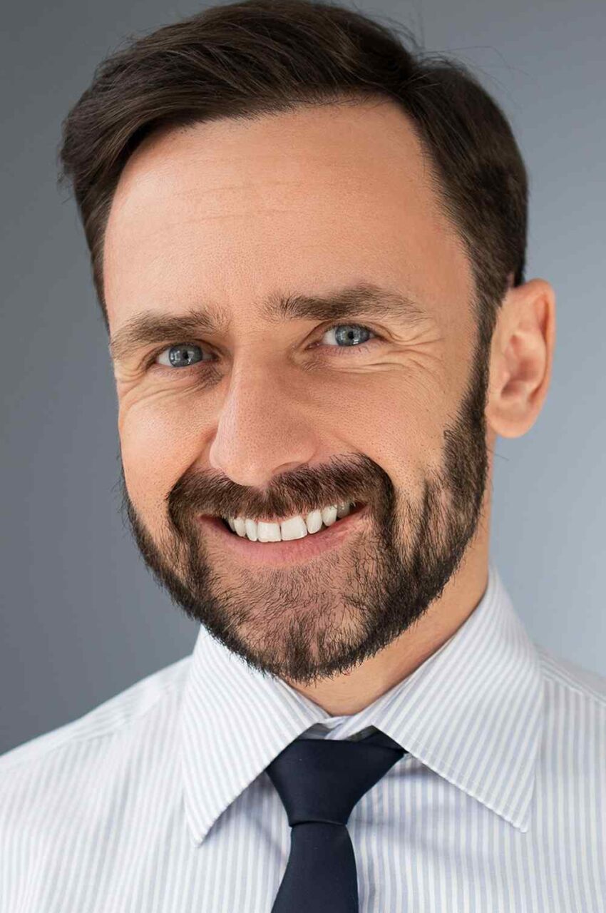 https://trial.tarlbox.com/wp-content/uploads/2019/02/team_01-850x1280.jpg